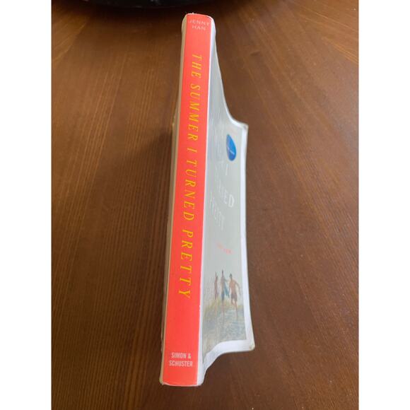 The summer I turned pretty First and second books - Picture 8 of 8